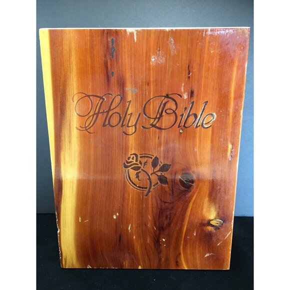 Vintage Memorial Sympathy Holy Bible in Cedar Wood box by IUE Union USA - Picture 1 of 16